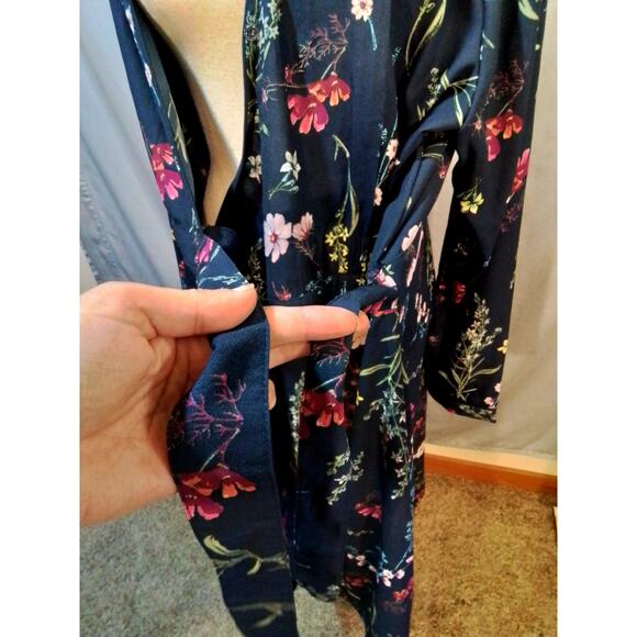 Time and Tru Faux Wrap Dress - Picture 8 of 9